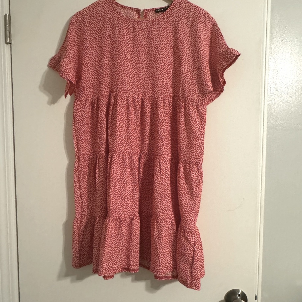 Ditsy floral print ruffle hem smock dress